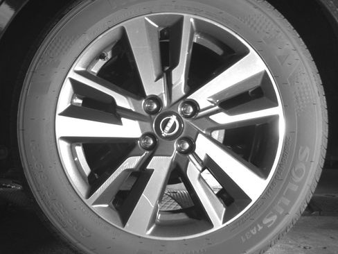 Used 2025 Nissan Versa SV FWD image 14