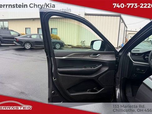 New 2026 Jeep Grand Cherokee L Laredo image 13