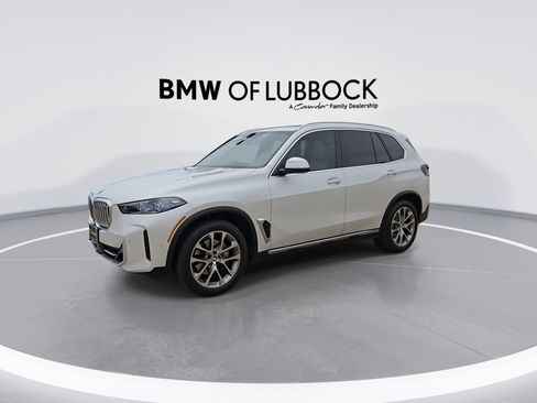 Certified 2024 BMW X5 xDrive40i w/ Premium Package AWD/4WD image 4