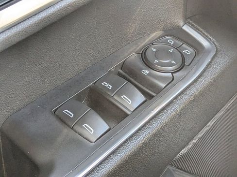 Used 2025 Chevrolet Silverado 1500 LT image 25