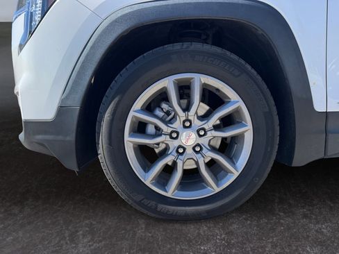 Used 2022 GMC Terrain SLT image 9