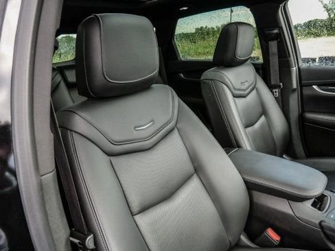 Used 2022 Cadillac XT5 Premium Luxury FWD image 10