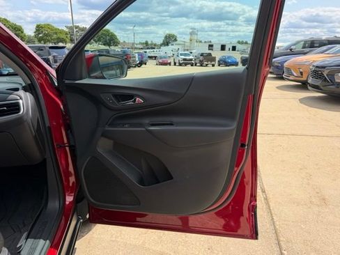 Used 2023 Chevrolet Equinox LT AWD/4WD image 34
