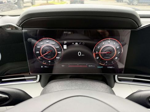 Used 2025 Hyundai Elantra Limited FWD image 26