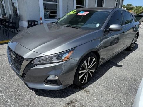 Used 2022 Nissan Altima 2.5 SR FWD image 3