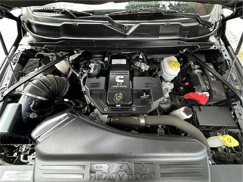 Used 2024 RAM 2500 Laramie w/ Safety Group AWD/4WD image 31