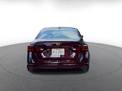 Used 2025 Nissan Altima 2.5 SV FWD image 8