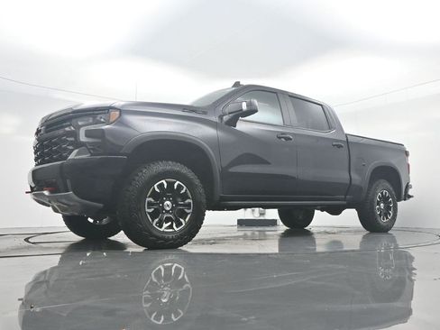 Used 2024 Chevrolet Silverado 1500 ZR2 w/ Technology Package AWD/4WD image 32