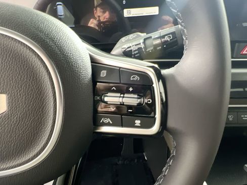 New 2026 Kia Carnival FWD image 19