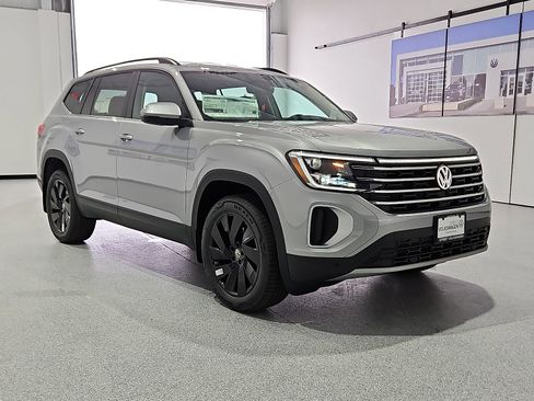 New 2026 Volkswagen Atlas SE FWD image 5