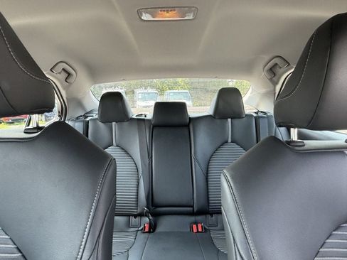Used 2019 Toyota Camry SE w/ Convenience Package FWD image 22