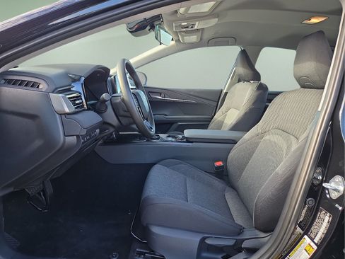 Used 2025 Toyota Camry LE FWD image 19
