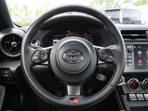 Used 2024 Toyota GR86 RWD image 18