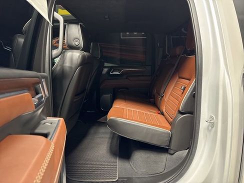 Used 2024 GMC Sierra 3500 Denali Ultimate image 15