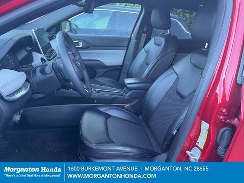 Used 2024 Jeep Compass Latitude AWD/4WD image 12