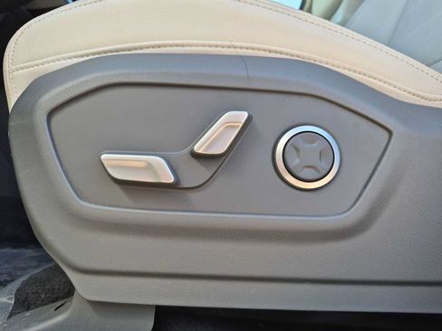Certified 2025 Hyundai Santa Fe Limited FWD image 17