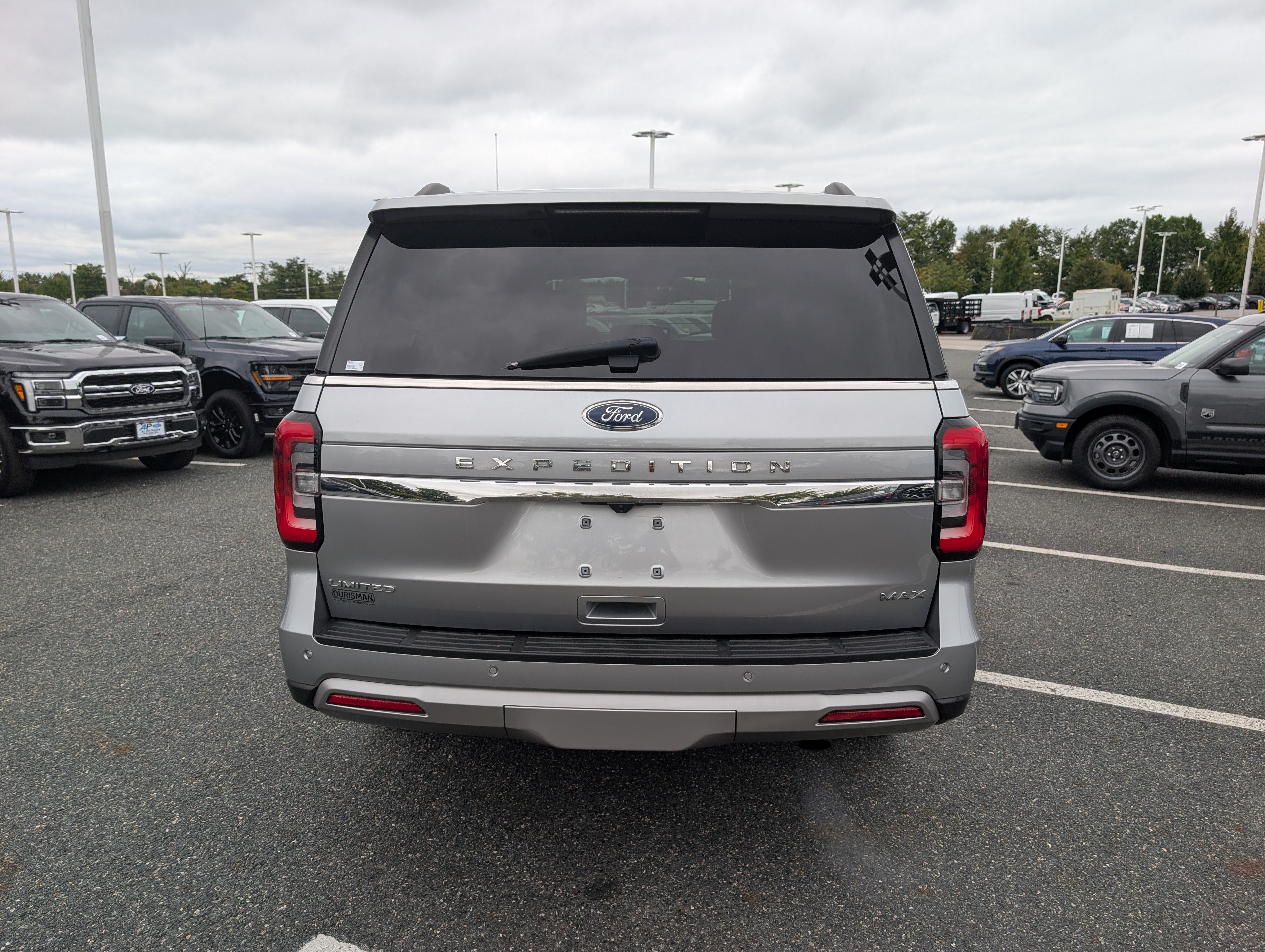 Used 2022 Ford Expedition Max Limited AWD/4WD image 5