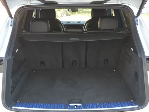 Used 2024 Porsche Cayenne image 36