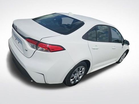Used 2024 Toyota Corolla LE FWD image 2