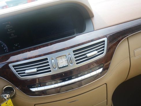 Used 2011 Mercedes-Benz S 550 image 26