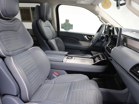Used 2023 Lincoln Navigator L Black Label image 31