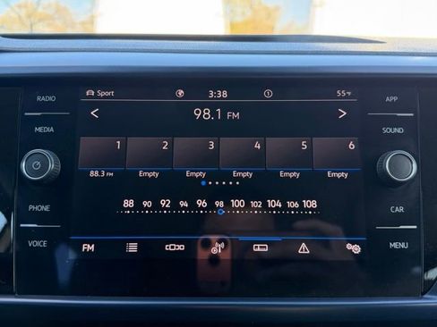 Used 2023 Volkswagen Taos SE w/ Black Wheel Package AWD/4WD image 18
