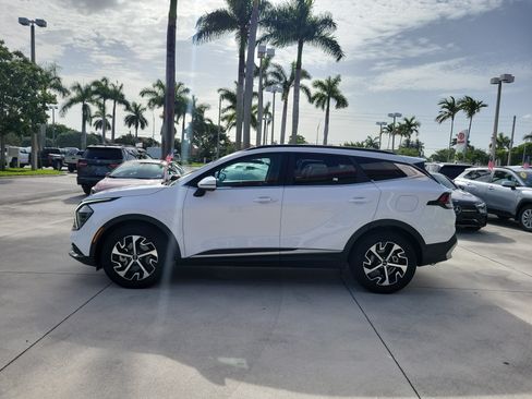 Used 2025 Kia Sportage EX w/ Premium Package FWD image 4