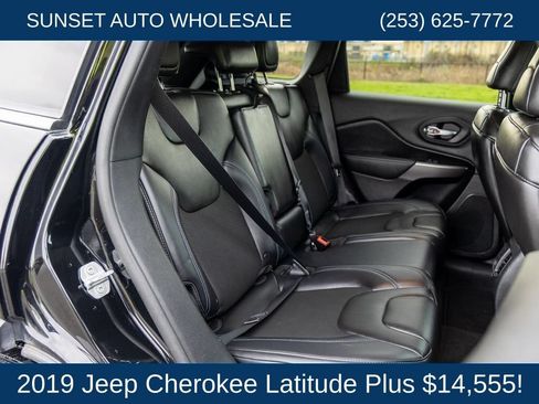 Used 2019 Jeep Cherokee Latitude Plus AWD/4WD image 76