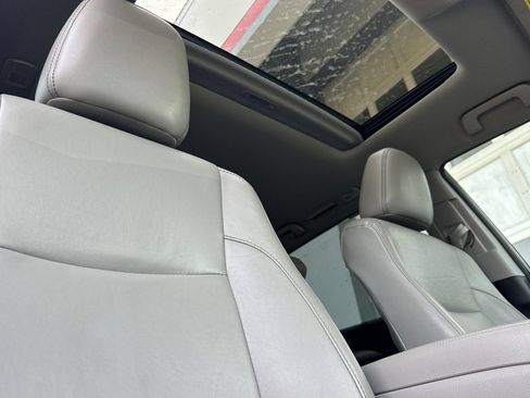 Used 2017 Toyota Highlander XLE AWD/4WD image 15