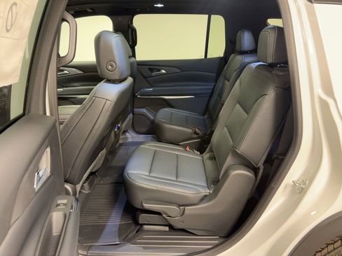 New 2026 Chevrolet Traverse LT w/ Sun and Wheel Package image 14