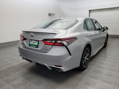 Used 2021 Toyota Camry SE image 9