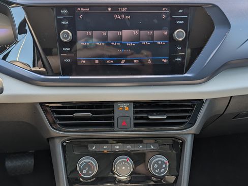 Certified 2023 Volkswagen Taos SE w/ Panoramic Sunroof Package AWD/4WD image 23