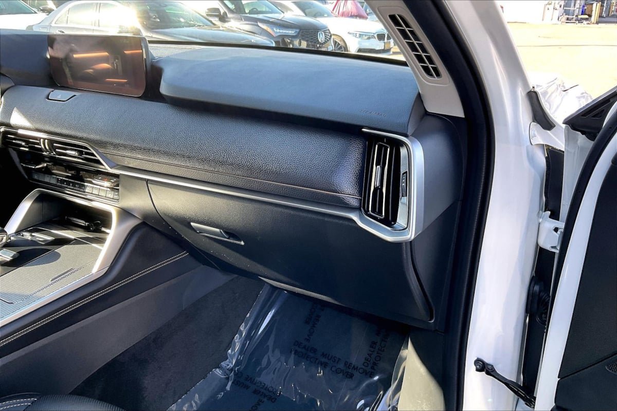Used 2024 MAZDA CX-90 Plug-In Hybrid w/ Preferred AWD/4WD image 13