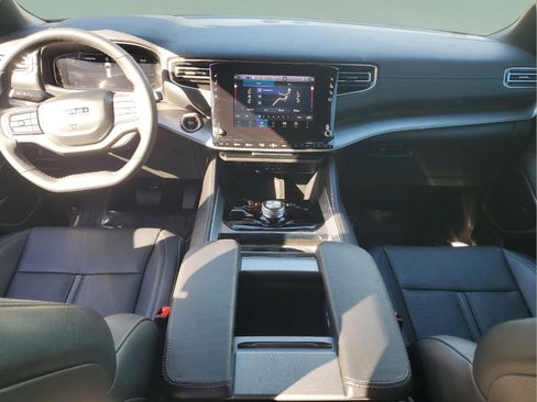 Used 2025 Jeep Wagoneer Series II image 10