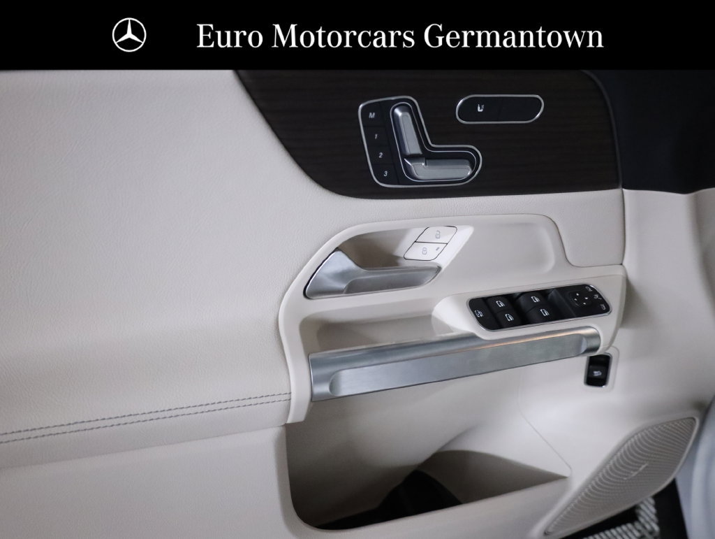Used 2026 Mercedes-Benz GLB 250 4MATIC image 9