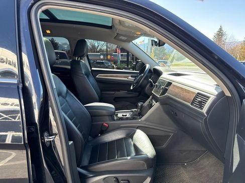 Used 2019 Volkswagen Atlas SEL Premium AWD/4WD image 16