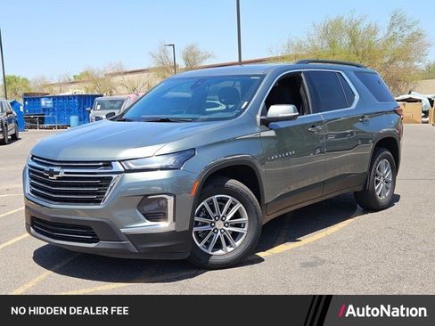 Used 2023 Chevrolet Traverse LT FWD image 1