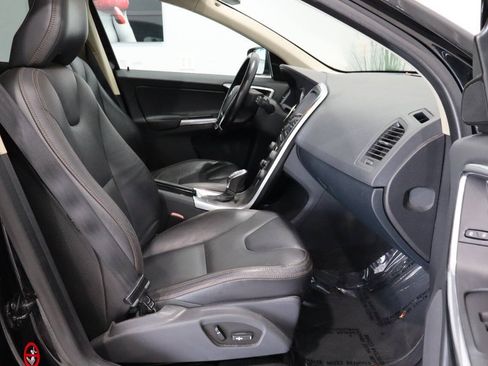 Used 2013 Volvo XC60 T6 AWD/4WD image 10