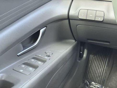 Used 2022 Hyundai Elantra SEL w/ Cargo Package FWD image 14
