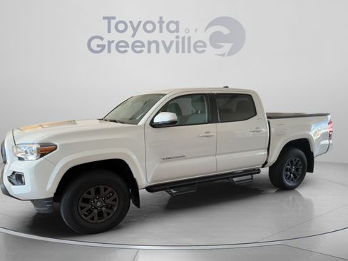 Used 2023 Toyota Tacoma SR5 w/ Technology Package RWD image 2