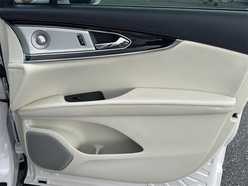 Used 2018 Lincoln MKX Black Label w/ Driver Assistance Package image 13