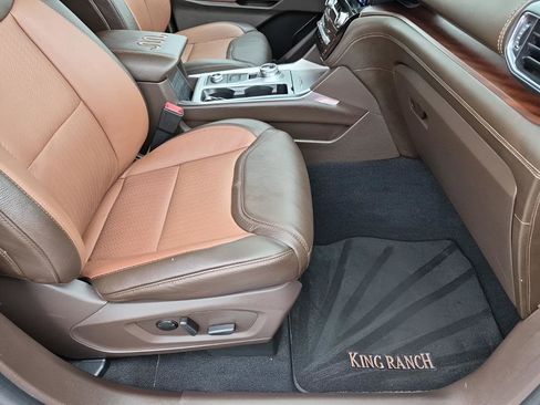 Used 2024 Ford Explorer King Ranch w/ Technology Package image 16