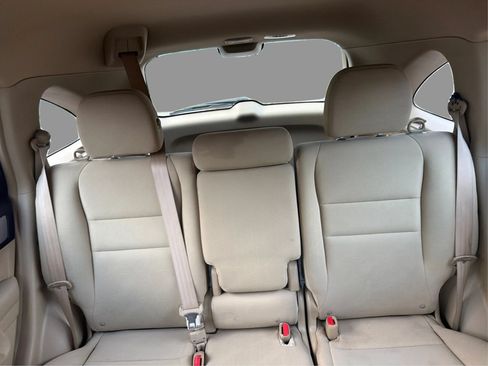 Used 2011 Honda CR-V LX image 17