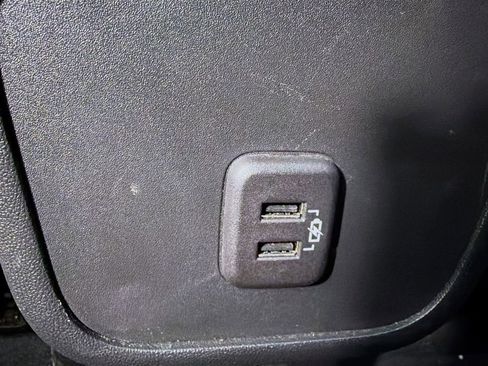 Used 2023 Chevrolet Equinox RS image 29