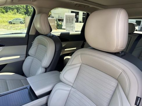 Certified 2025 Lincoln Nautilus Reserve AWD/4WD image 21