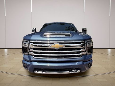 Used 2024 Chevrolet Silverado 2500 High Country w/ High Country Premium Package AWD/4WD image 15