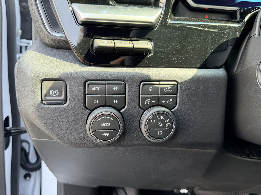 New 2026 Chevrolet Silverado 1500 High Country w/ Technology Package AWD/4WD image 22