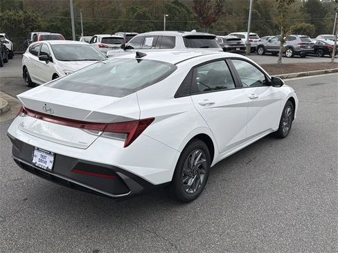 New 2026 Hyundai Elantra Blue image 7