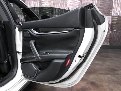 Used 2016 Maserati Ghibli S image 46