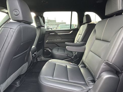 New 2026 GMC Acadia Elevation image 29